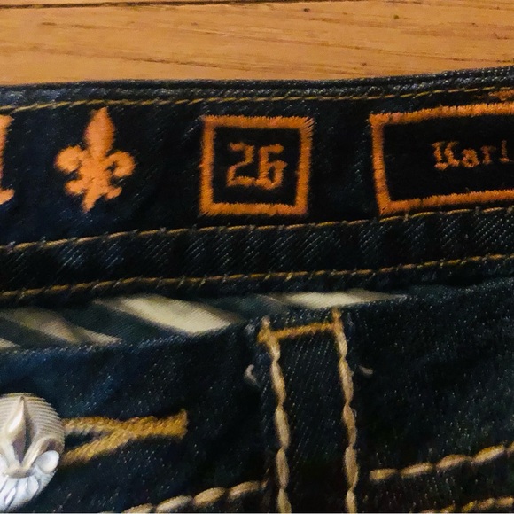 Beautiful Rock Revivals with Factory Destruction and Backing - Picture 7 of 12